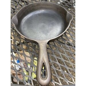 Griswold #3 Large Block Logo 709A Cast Iron Skillet Vintage‎ sits flat/flawless